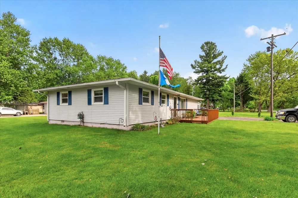 9489 Hyde Road Clarklake, MI 49234