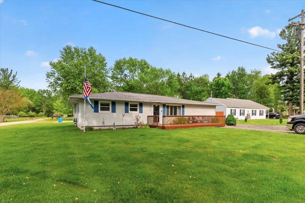 9489 Hyde Road Clarklake, MI 49234