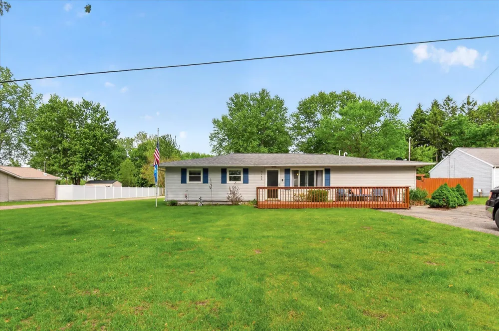 9489 Hyde Road Clarklake, MI 49234
