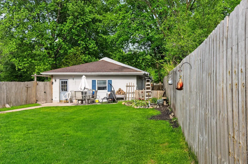 9489 Hyde Road Clarklake, MI 49234