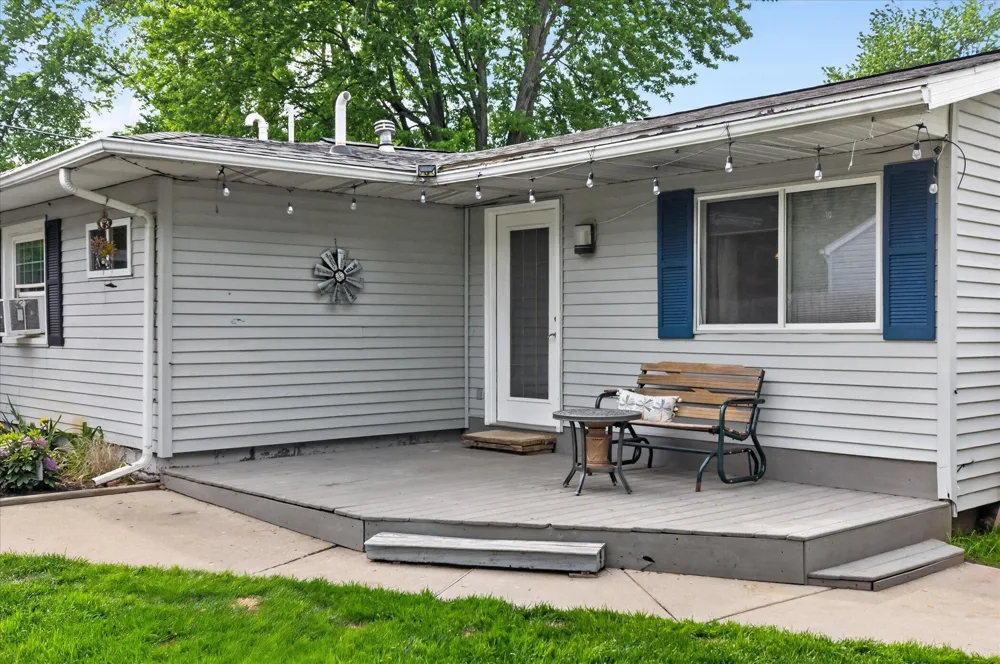 9489 Hyde Road Clarklake, MI 49234