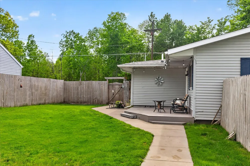9489 Hyde Road Clarklake, MI 49234