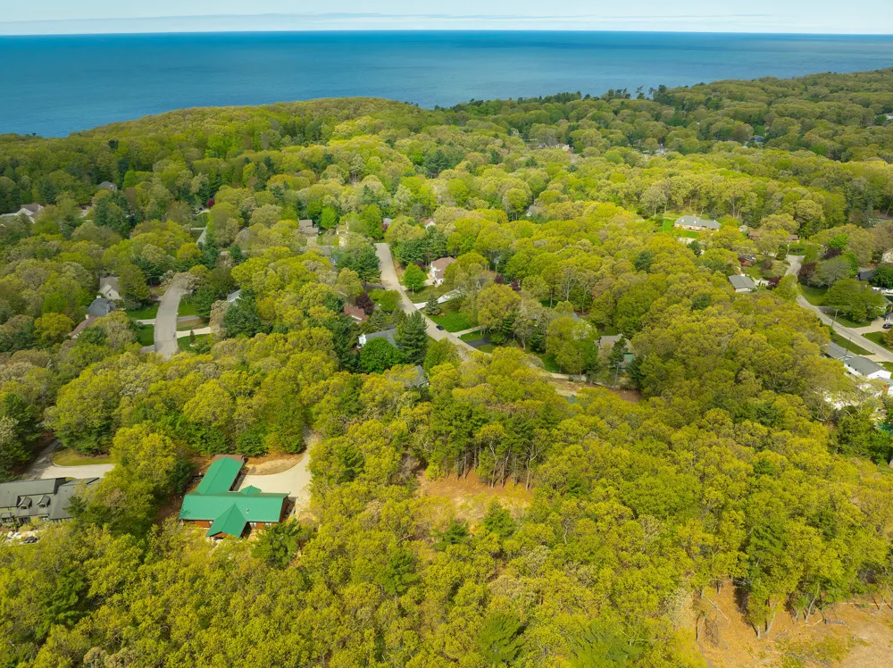 2088 Geneva Lane Muskegon, MI 49441