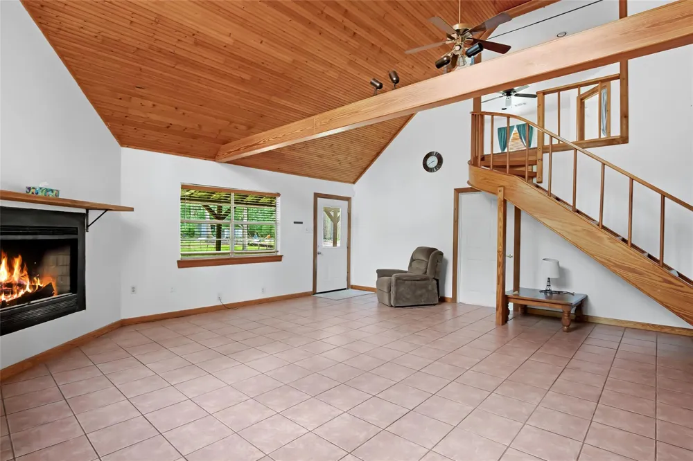 186 County Road 637 Dayton, TX 77535