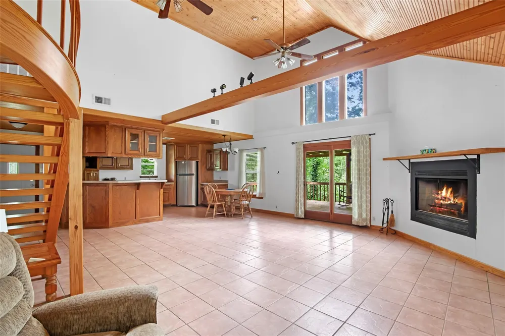 186 County Road 637 Dayton, TX 77535