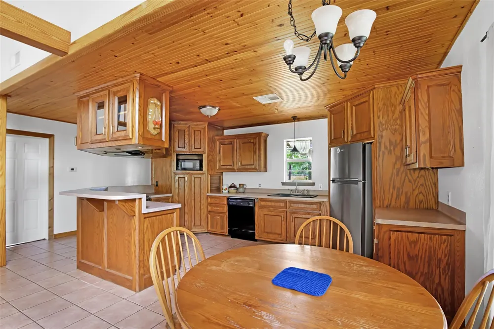 186 County Road 637 Dayton, TX 77535