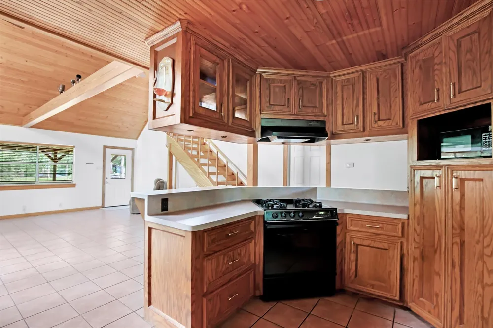 186 County Road 637 Dayton, TX 77535