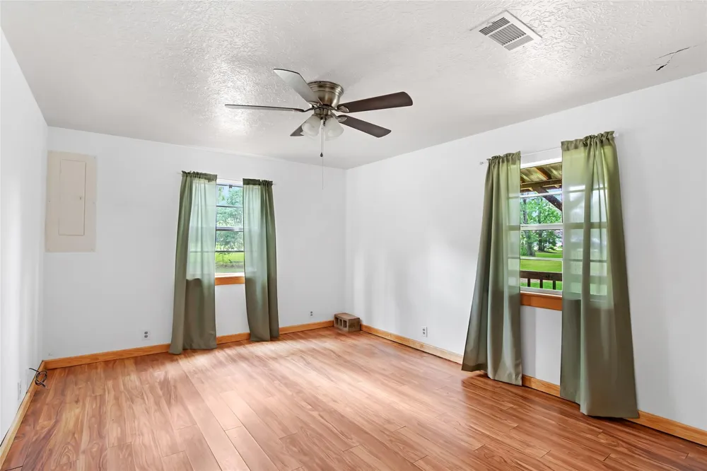 186 County Road 637 Dayton, TX 77535