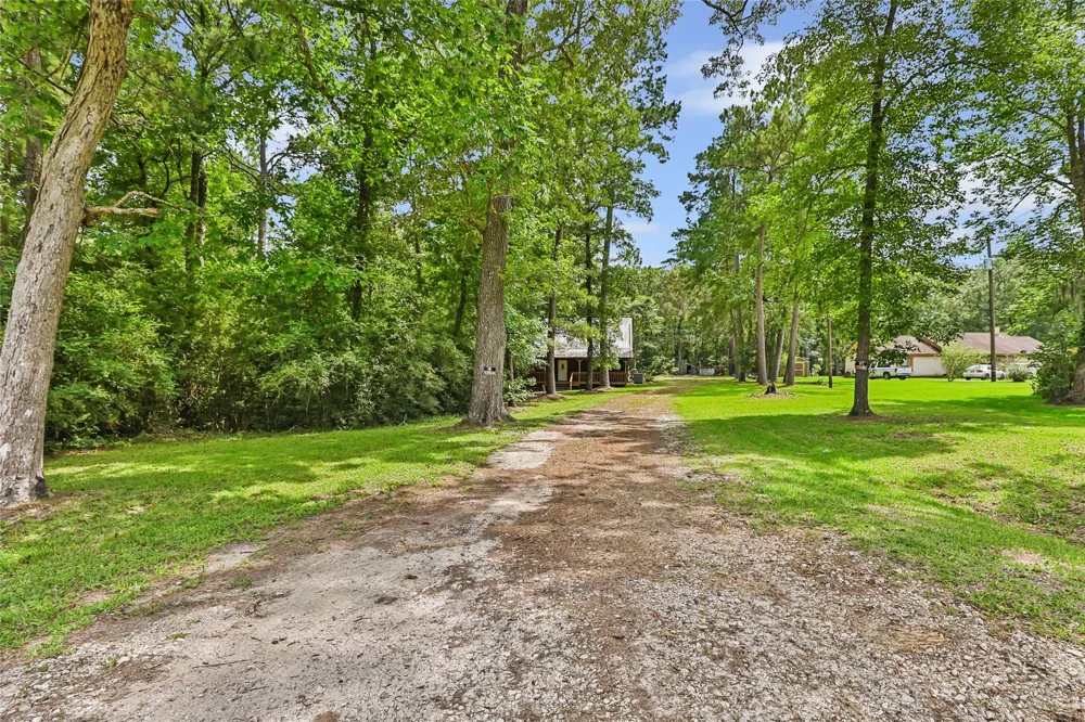 186 County Road 637 Dayton, TX 77535