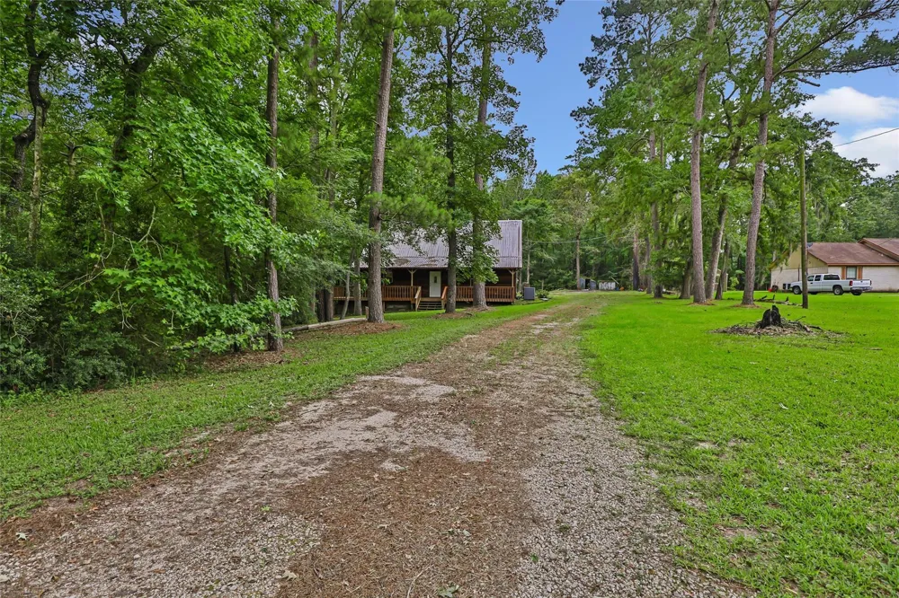 186 County Road 637 Dayton, TX 77535