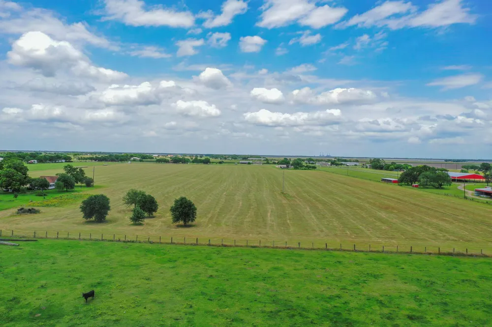 11810 Zamanek Road Needville, TX 77461