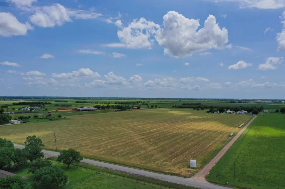 11810 Zamanek Road Needville, TX 77461
