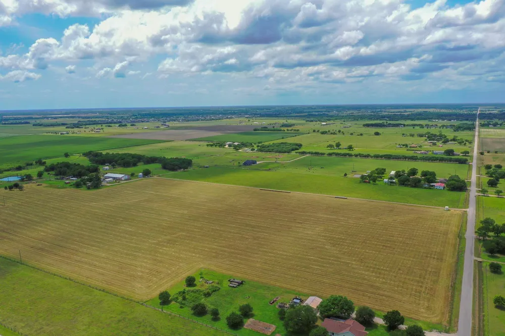 11810 Zamanek Road Needville, TX 77461