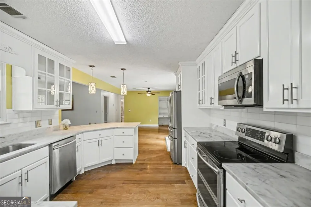 762 Robin Hood DR Hinesville, GA 31313