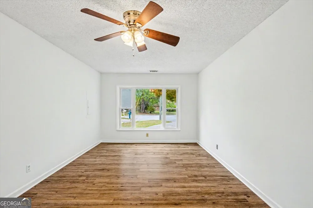 762 Robin Hood DR Hinesville, GA 31313