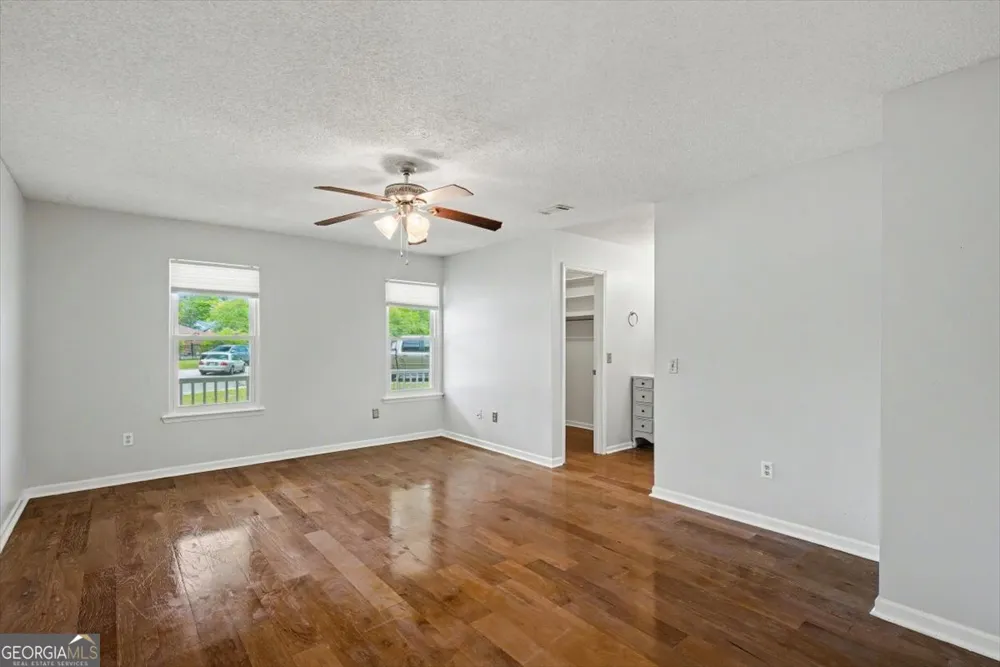 762 Robin Hood DR Hinesville, GA 31313