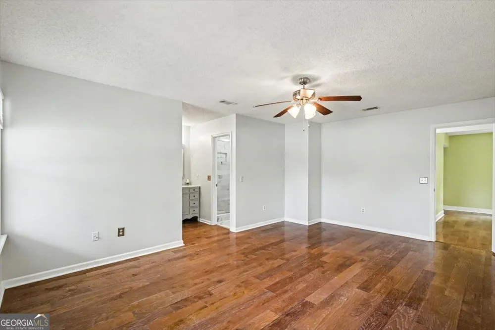 762 Robin Hood DR Hinesville, GA 31313