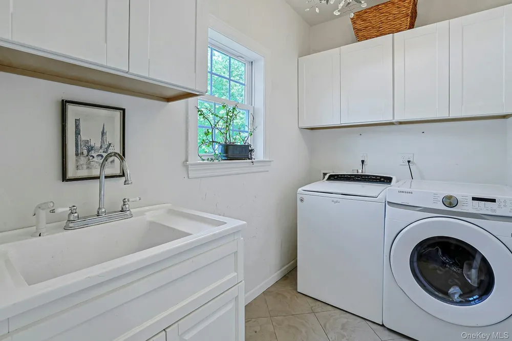 288 Lafayette Avenue Cortlandt Manor, NY 10567