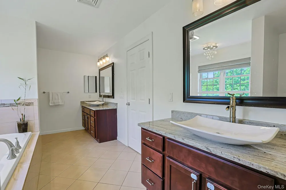 288 Lafayette Avenue Cortlandt Manor, NY 10567