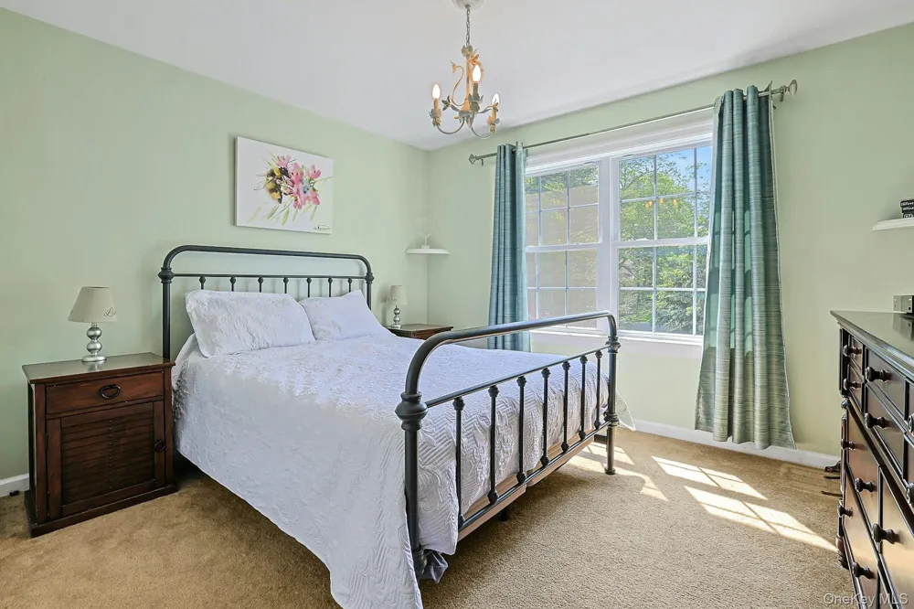 288 Lafayette Avenue Cortlandt Manor, NY 10567