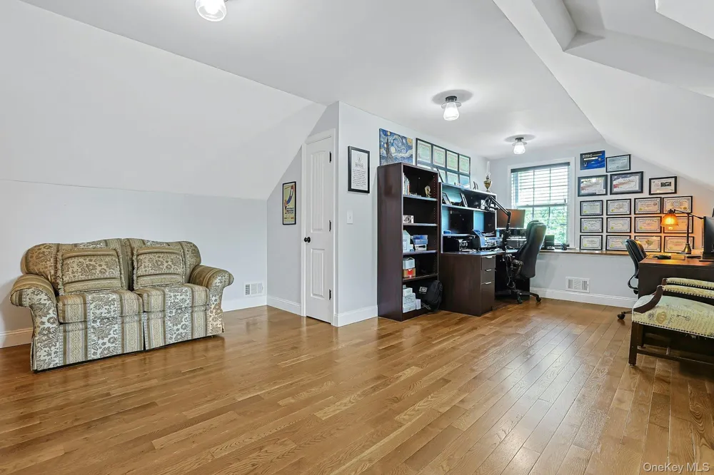 288 Lafayette Avenue Cortlandt Manor, NY 10567