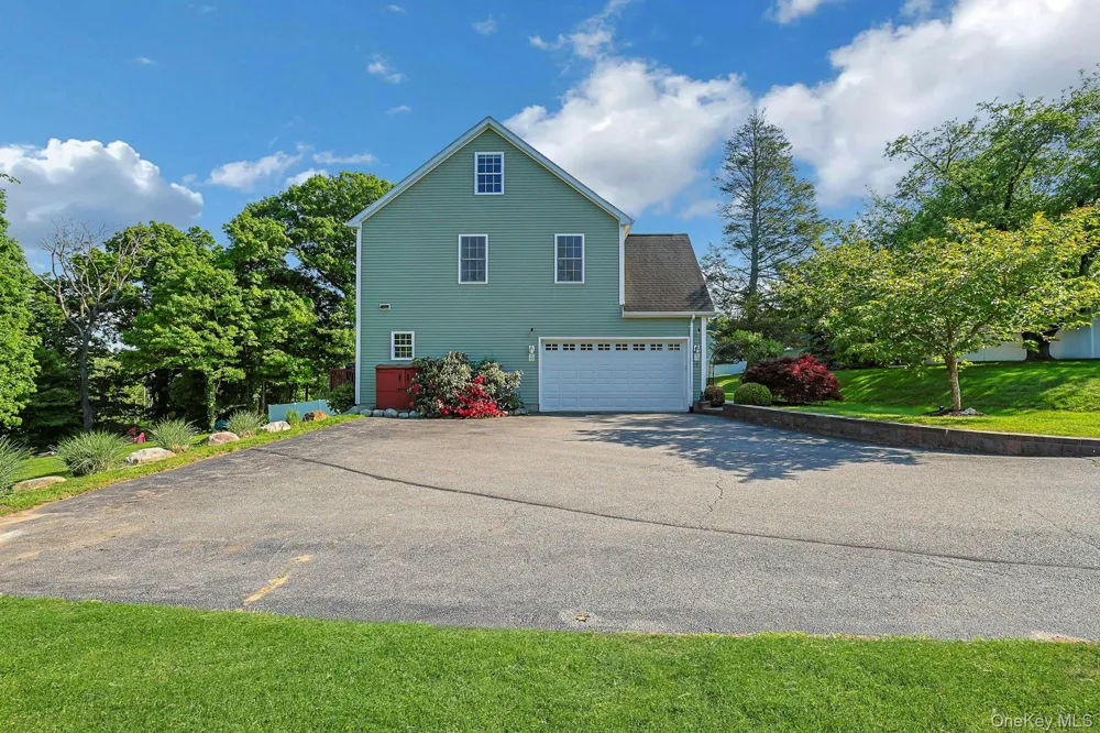 288 Lafayette Avenue Cortlandt Manor, NY 10567