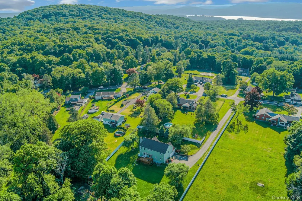 288 Lafayette Avenue Cortlandt Manor, NY 10567