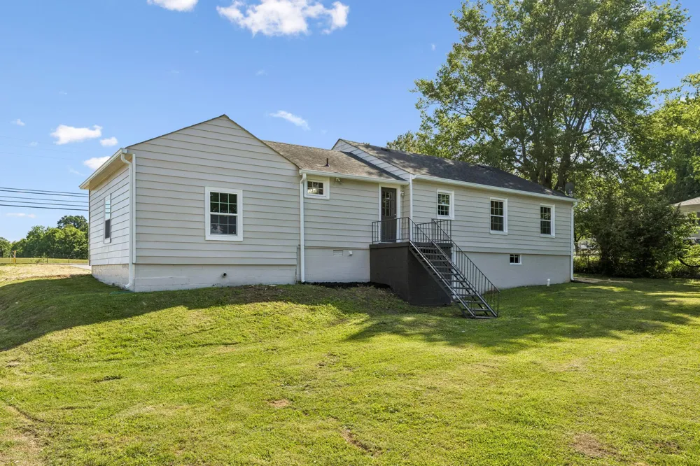 1057 Mapleash Ave Columbia, TN 38401