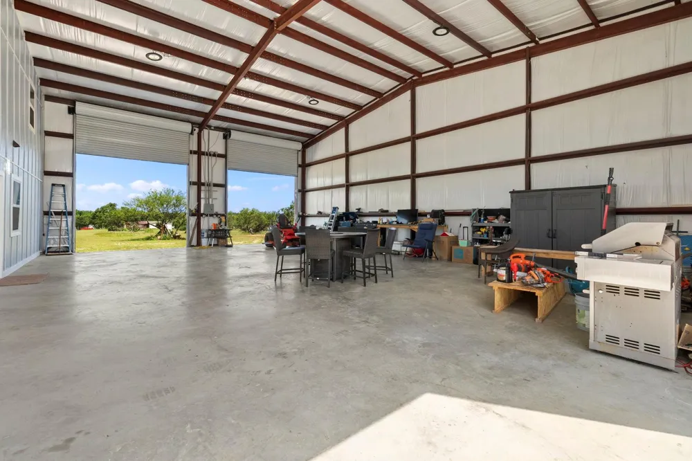 225 Buttercup Lane Floresville, TX 78114