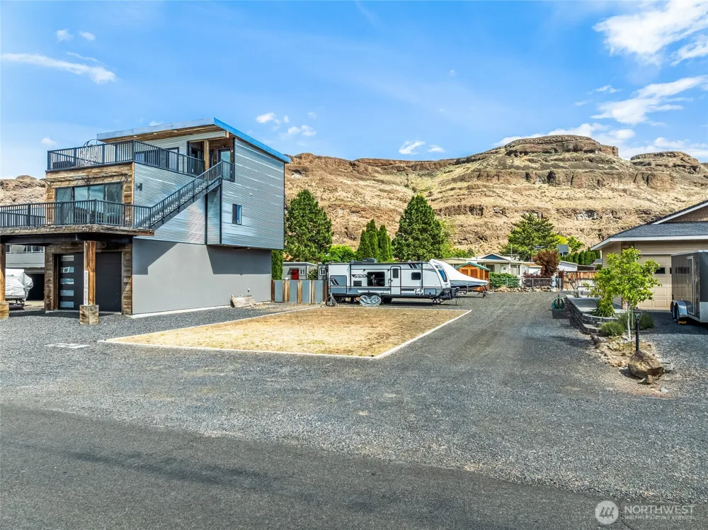 685 River Drive SW Quincy, WA 98848