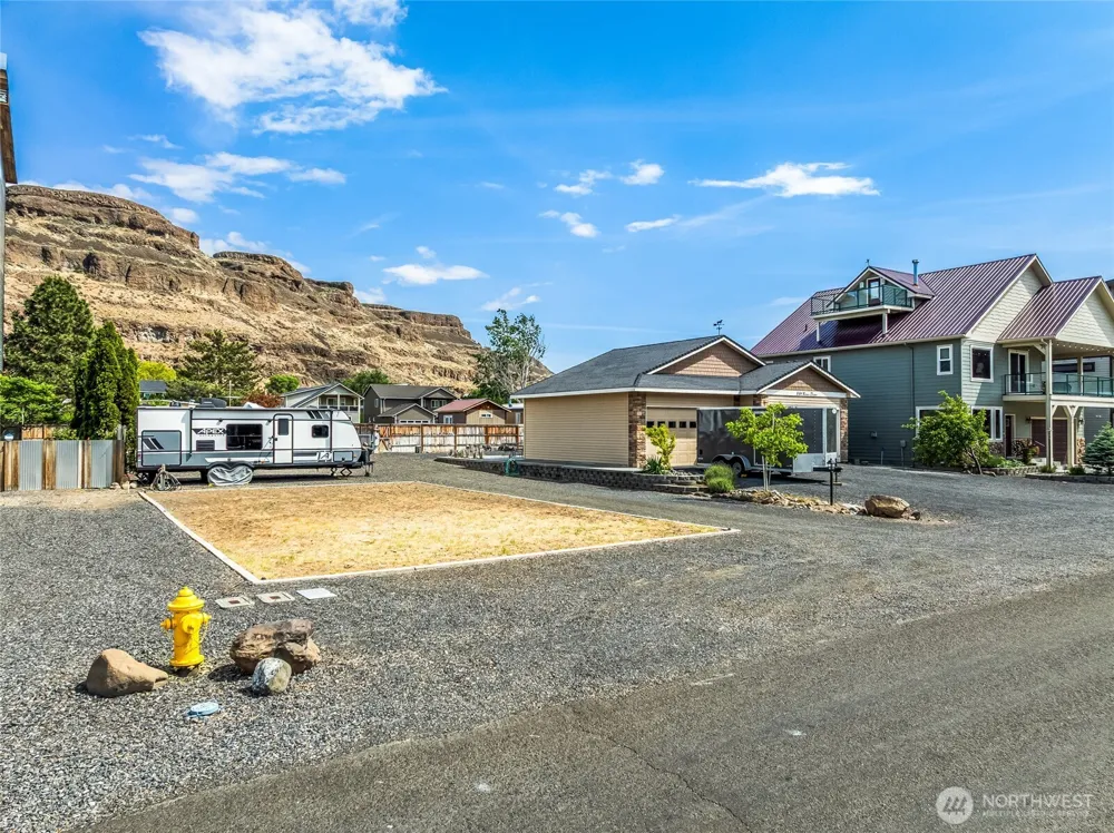 685 River Drive SW Quincy, WA 98848