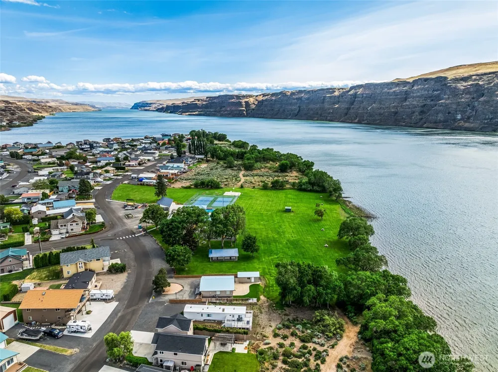 685 River Drive SW Quincy, WA 98848