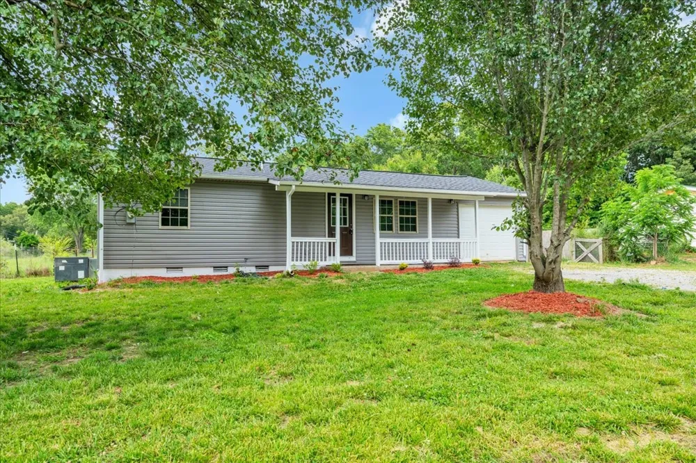 72 W 1st St Hillsboro, TN 37342