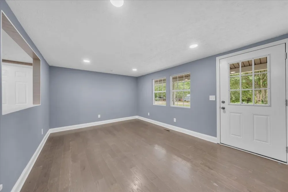 72 W 1st St Hillsboro, TN 37342