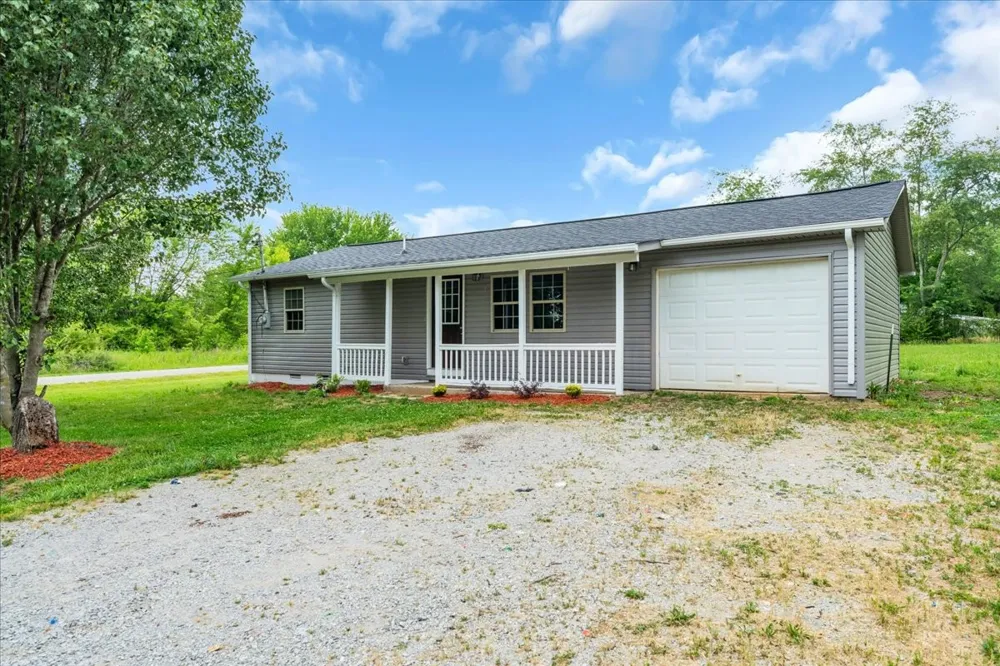 72 W 1st St Hillsboro, TN 37342