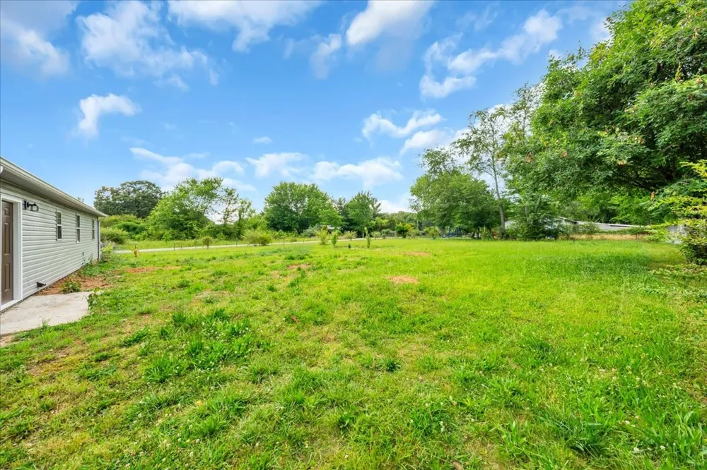 72 W 1st St Hillsboro, TN 37342
