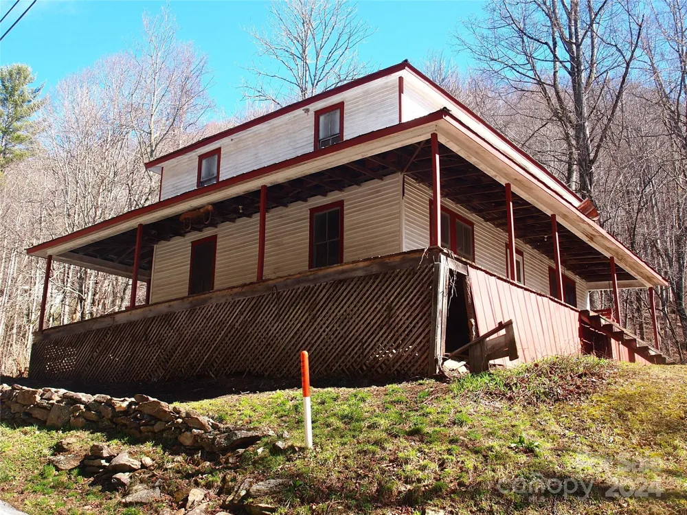 664 Woodfin Road Sylva, NC 28779