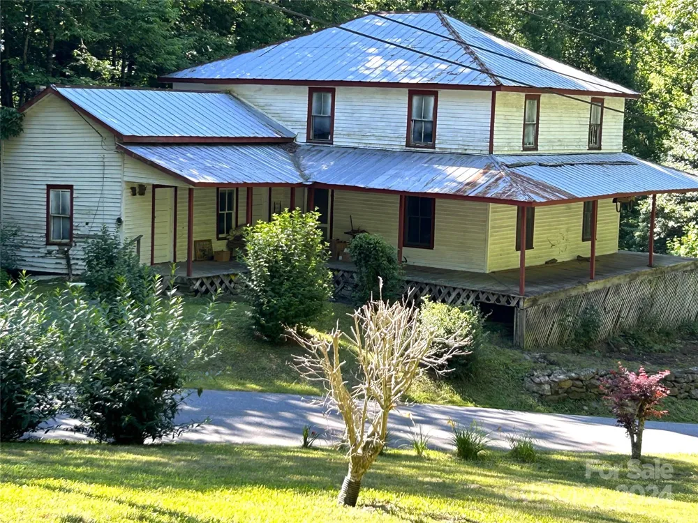 664 Woodfin Road Sylva, NC 28779
