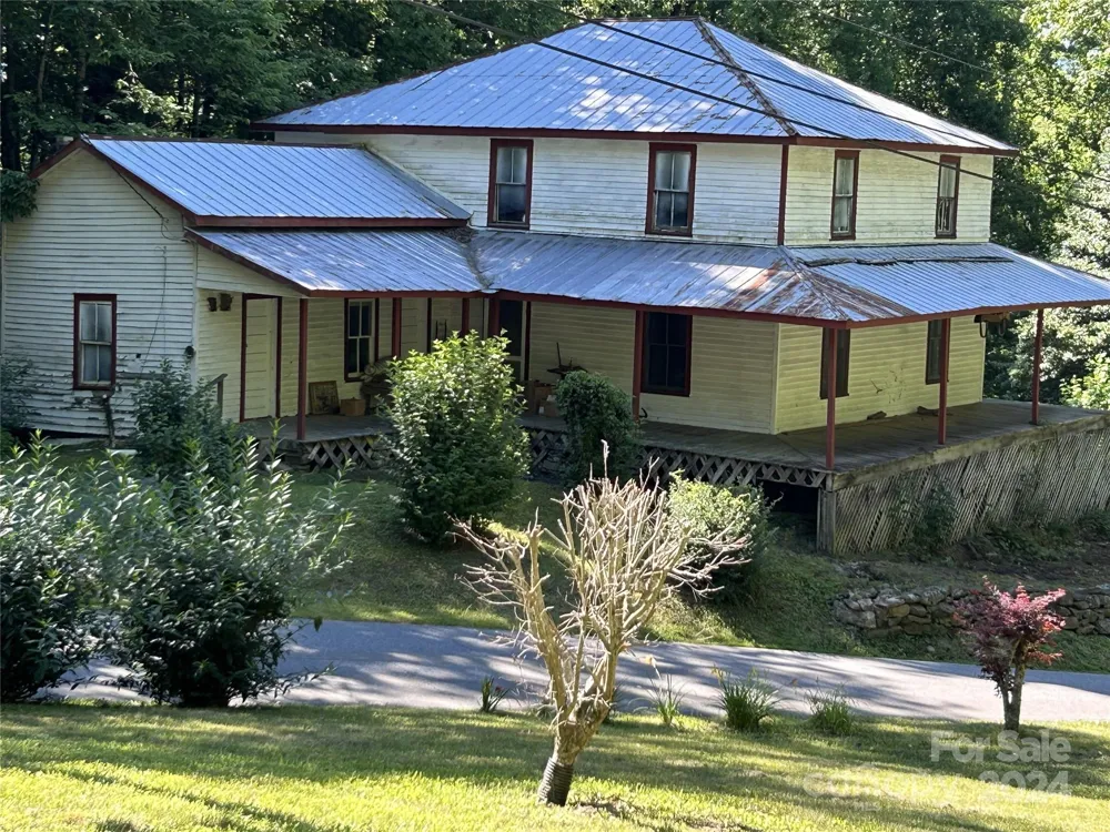 664 Woodfin Road Sylva, NC 28779