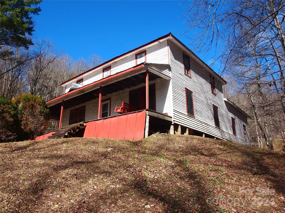 664 Woodfin Road Sylva, NC 28779