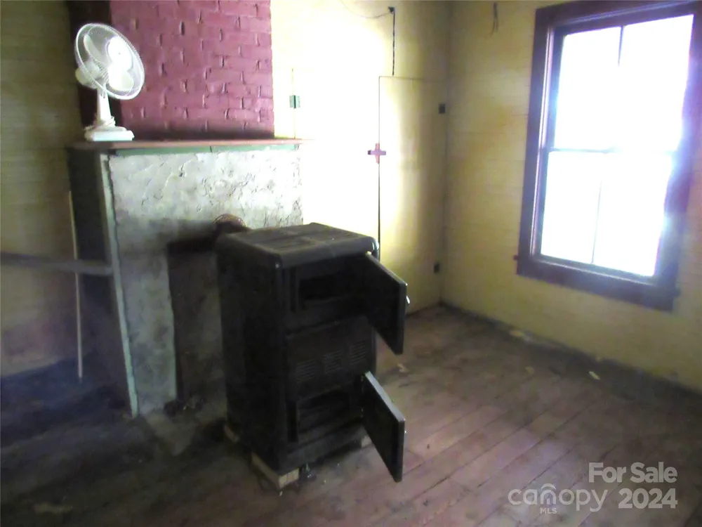 664 Woodfin Road Sylva, NC 28779