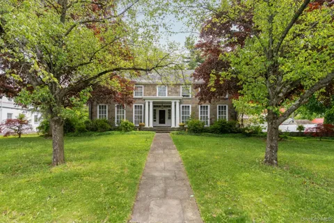 322 Albany Avenue