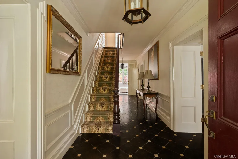 322 Albany Avenue Kingston, NY 12401