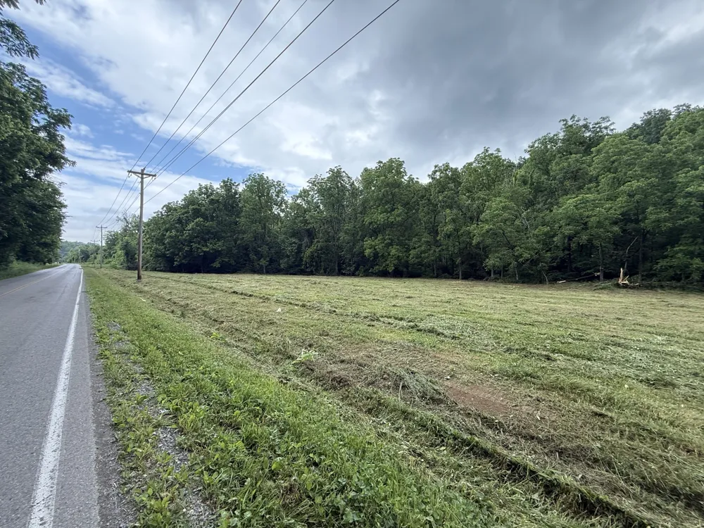 3324 Old Highway 31 E Westmoreland, TN 37186