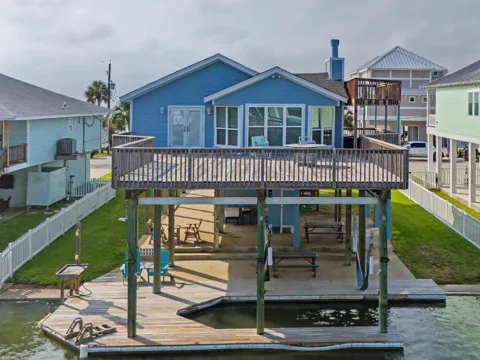 22101 Guadalupe Drive