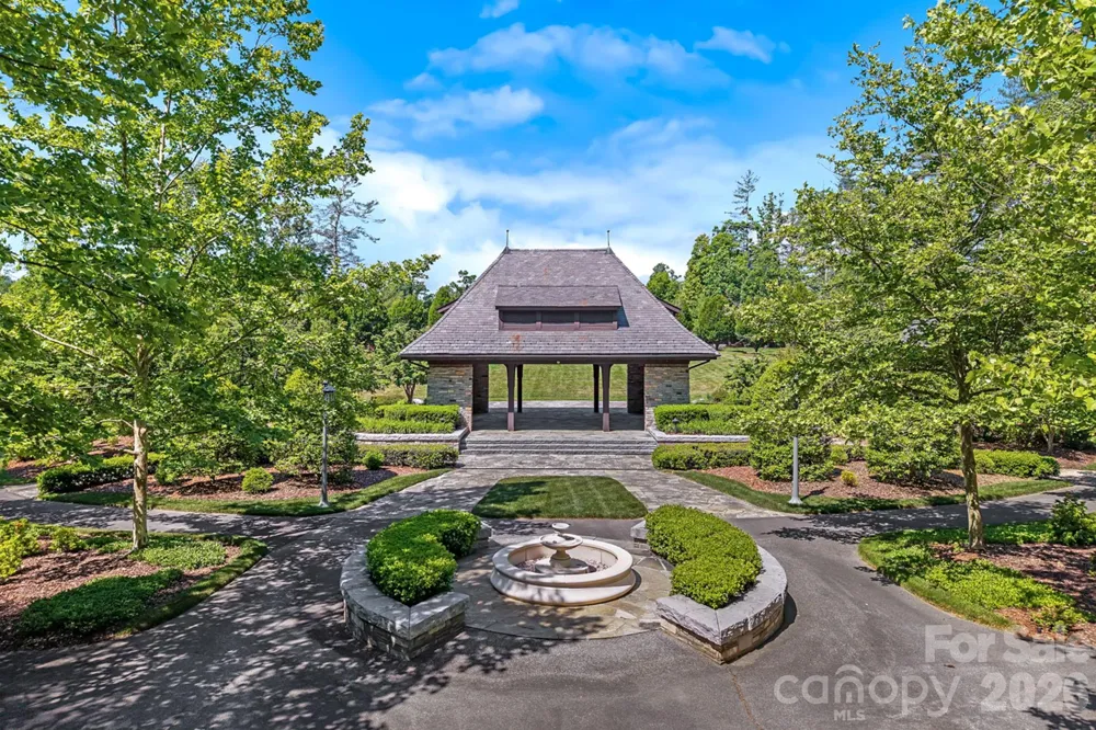 325 Flowering Vine Court Asheville, NC 28803