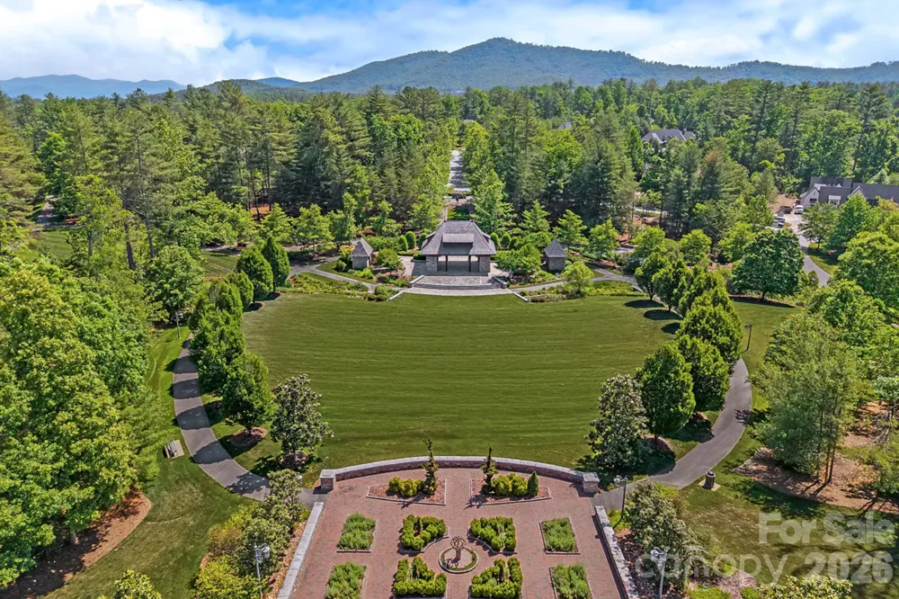 325 Flowering Vine Court Asheville, NC 28803