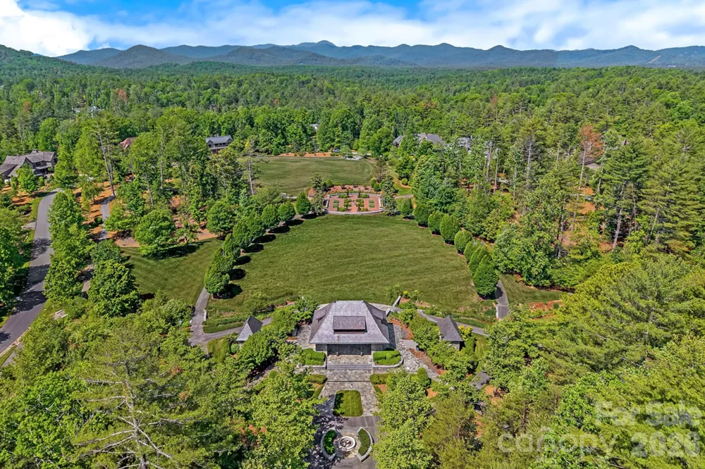 325 Flowering Vine Court Asheville, NC 28803