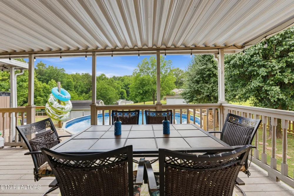 300 Lindner Lane Lenoir City, TN 37772