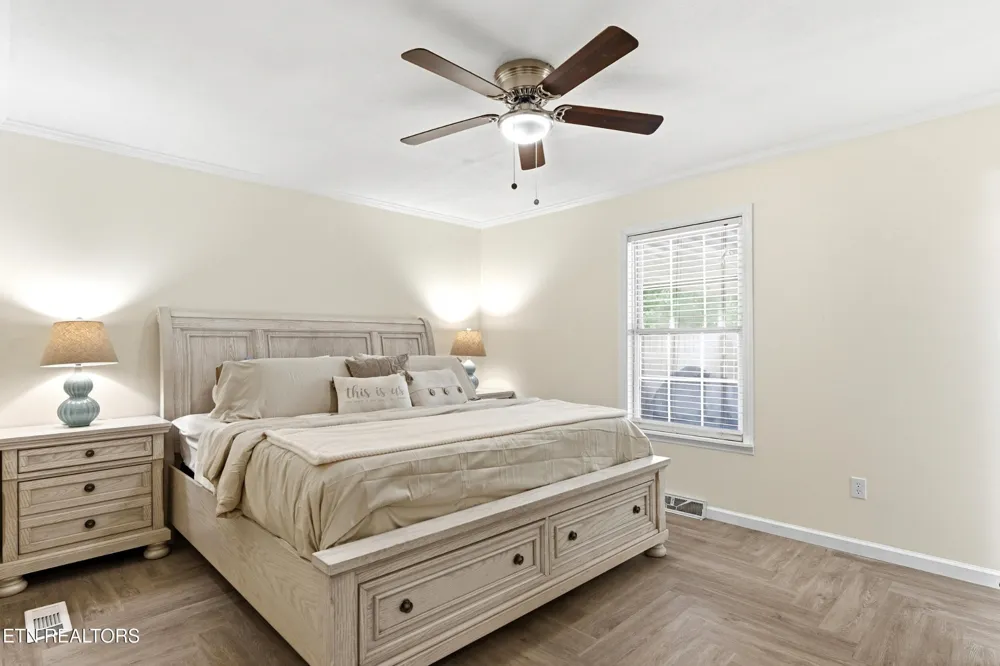 300 Lindner Lane Lenoir City, TN 37772